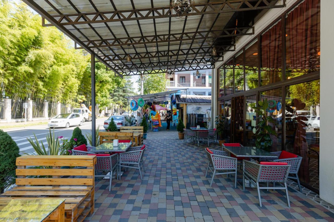 Chill Out Hotel Kobuleti Exterior photo